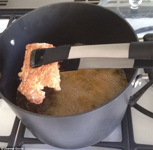 Công thức gà giòn giống hệt ngoài tiệm gà rán nổi tiếng đây rồi, các mẹ làm ngay cho con ăn thôi nào - Ảnh 9.