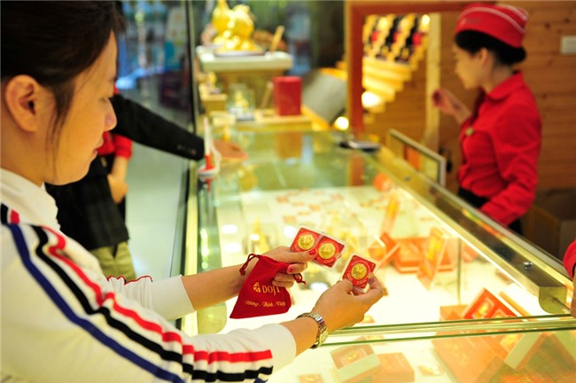 ngày thần tài,thần tài,vía thần tài,mua vàng cầu may,mua vàng