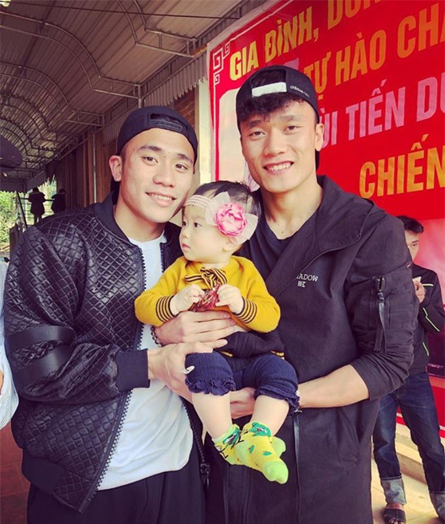 Tết của U23: Người khoe ảnh lãng mạn với bạn gái, người vui vẻ sum họp bên gia đình - Ảnh 13.