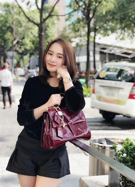 Vợ cũ Thành Trung lần đầu kể lại quãng thời gian 6 năm nơi đất khách, một mình nuôi con