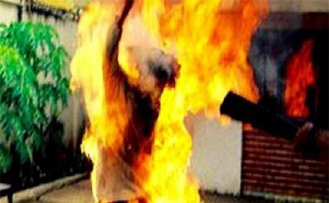 Điều tra vụ cô gái bốc cháy dữ dội sau khi cãi nhau với người yêu