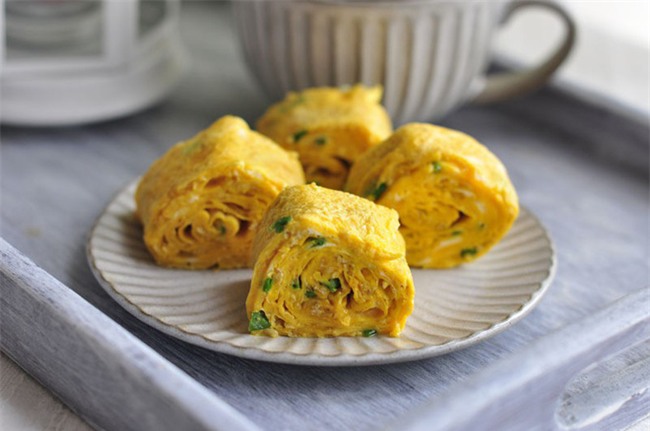 Chỉ cần thêm 1 nguyên liệu này vào bạn đã có ngay món trứng chiên ngon bổ - Ảnh 6.