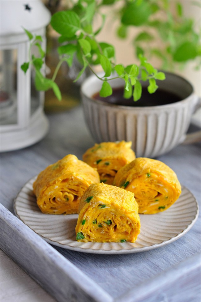 Chỉ cần thêm 1 nguyên liệu này vào bạn đã có ngay món trứng chiên ngon bổ - Ảnh 7.