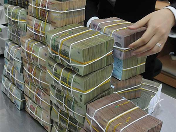 Tram ty tiet kiem ‘boc hoi' va lo hong quan tri tien gui cua Eximbank hinh anh 3