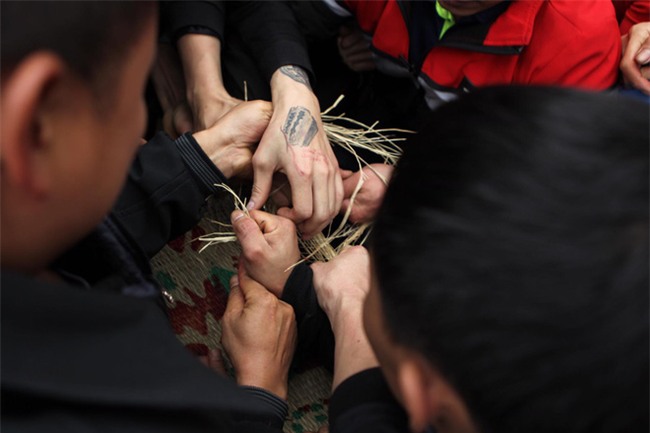 Vĩnh Phúc: Sôi động lễ cướp chiếu hội Đúc Bụt với mong muốn sinh con trai - Ảnh 22.