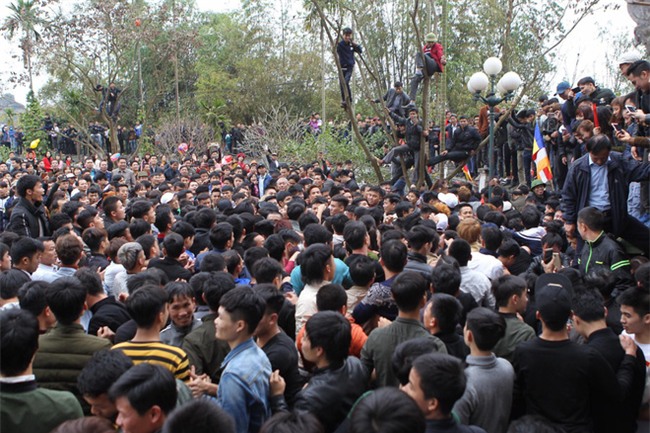 Vĩnh Phúc: Sôi động lễ cướp chiếu hội Đúc Bụt với mong muốn sinh con trai - Ảnh 23.