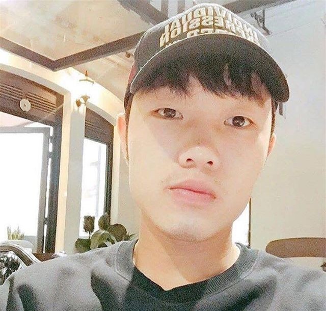 Sau Tết, Xuân Trường mắt híp tự tin đăng ảnh khoe: “Mắt đây nhé” khiến dân tình bấn loạn - Ảnh 1.