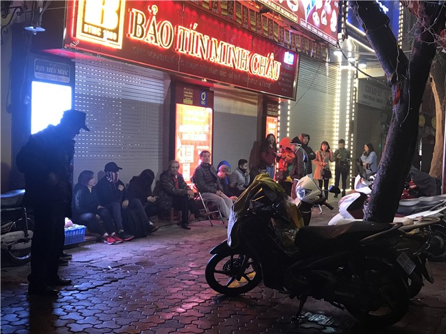 vàng thần tài,vía thần tài,xếp hàng mua vàng