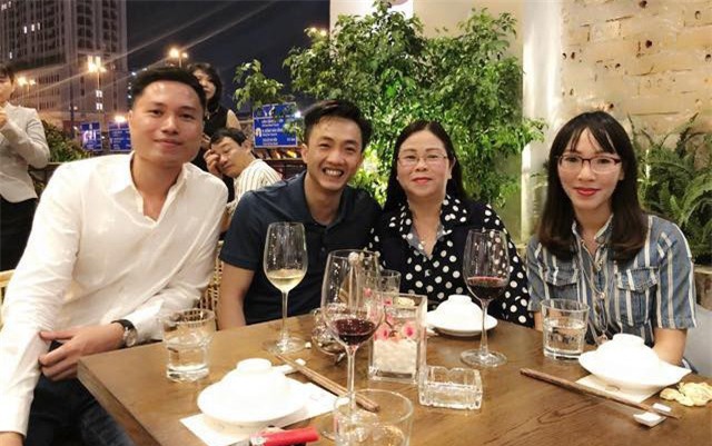 Trước đó, Cường Đôla đã có buổi ra mắt khá thân mật với gia đình Đàm Thu Trang tại TP.HCM. - Tin sao Viet - Tin tuc sao Viet - Scandal sao Viet - Tin tuc cua Sao - Tin cua Sao