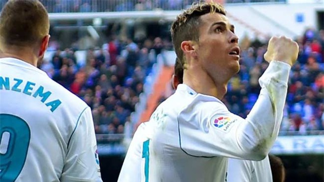 Vua Ronaldo 300 bàn, nhường đá penalty: Thông điệp ngầm về nhóm BBC