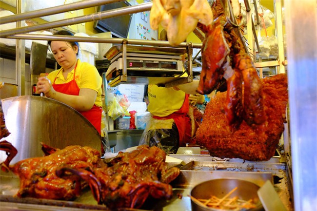 Bán cả ngàn con vịt quay, heo quay thu hàng chục triệu ngày vía Thần tài - Ảnh 5.