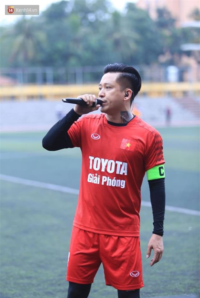 Ca sĩ Tuấn Hưng và diễn Việt Anh quyên góp được hơn 100 triệu ủng hộ thủ môn U23 Việt Nam có mẹ ung thư - Ảnh 14.