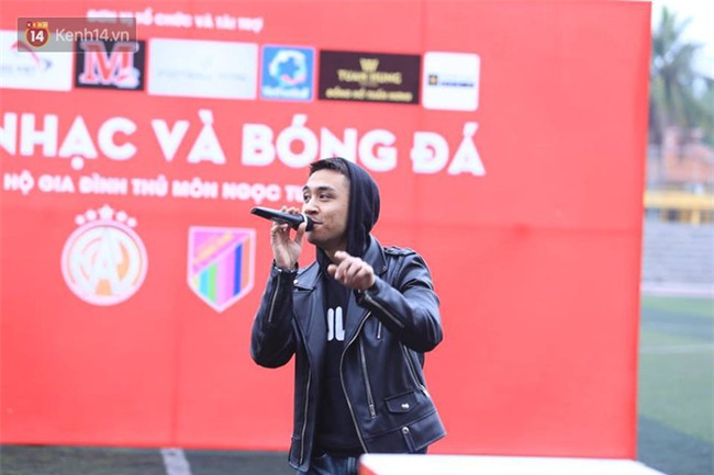 Ca sĩ Tuấn Hưng và diễn Việt Anh quyên góp được hơn 100 triệu ủng hộ thủ môn U23 Việt Nam có mẹ ung thư - Ảnh 5.