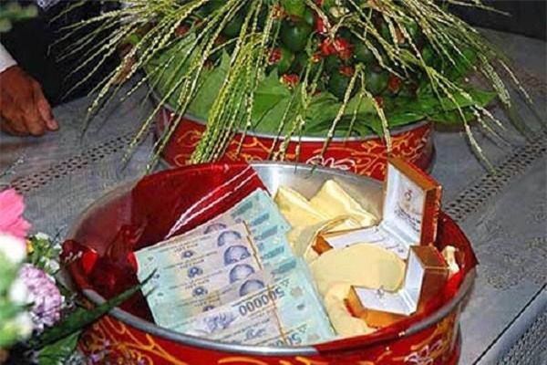 tranh cai chuyen nha gai thach cuoi nha trai 100 trieu dong - 2