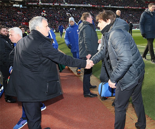 Lukaku 'len dong', Man Utd nguoc dong thuyet phuc 2-1 truoc Chelsea hinh anh 1