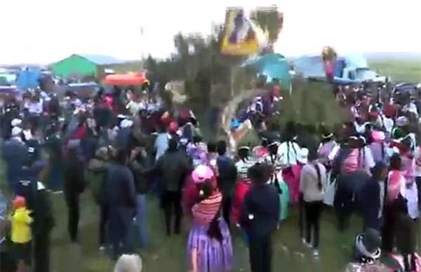 Tham gia lễ hội chặt cây, người đàn ông không may bỏ mạng oan uổng - Ảnh 3.