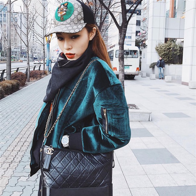 Không thua kém tay chơi nào, Kỳ Duyên diện 1 thân toàn đồ hiệu trong chuyến du lịch đầu năm - Ảnh 2.