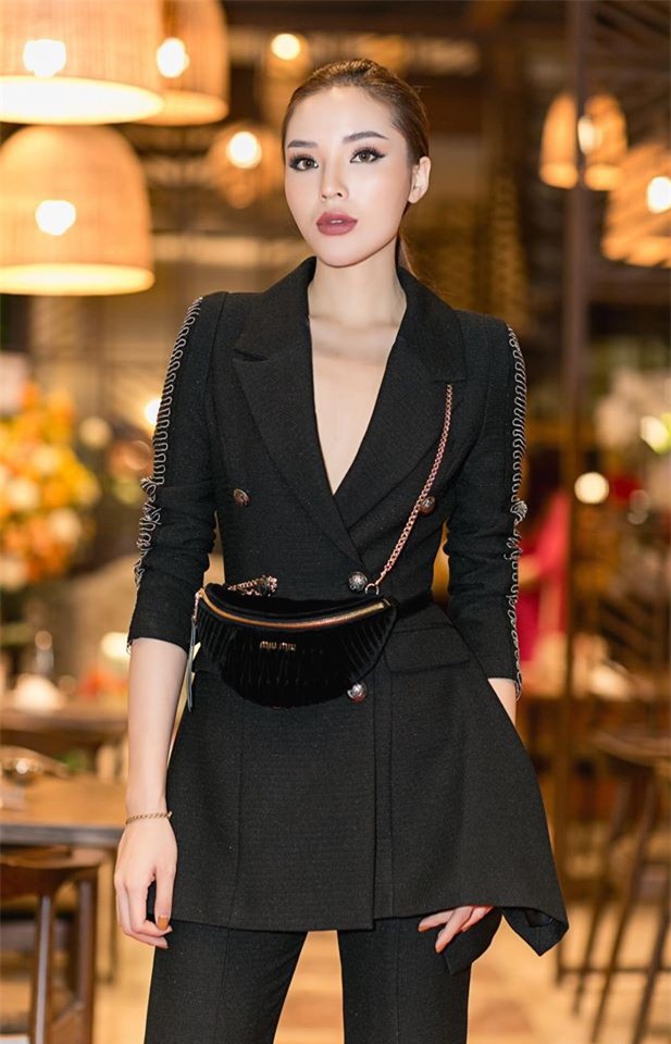 Hành trình từ hoa hậu bị chê bai, chỉ trích tới biểu tượng thời trang của Kỳ Duyên - Ảnh 4.