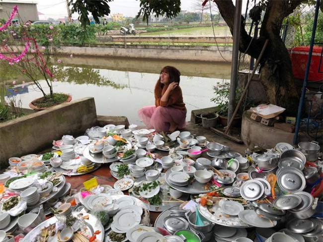 Nàng “dâu trưởng chốn thiên đường” kể chuyện trường kỳ một mình đánh vật với núi bát đĩa ngồn ngộn nhà chồng - Ảnh 1.