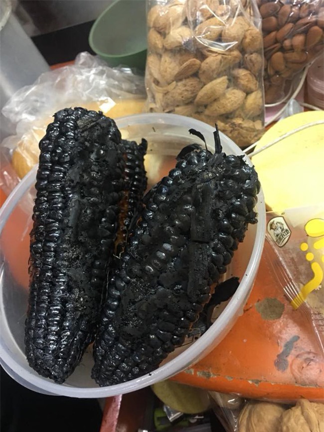 Chị em phì cười với cô nàng khoe món ngô luộc bóng đêm xong còn hỏi: Em chồng được chưa? - Ảnh 3.