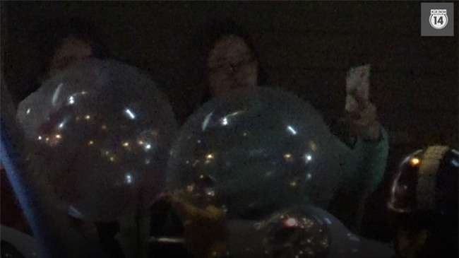 Clip: Khi bóng cười tràn ra cả vỉa hè phố lớn, được mua bán ngang nhiên như một cốc trà đá - Ảnh 4.