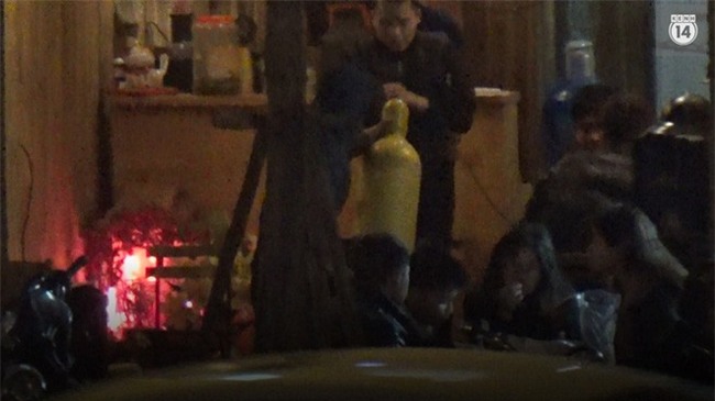 Clip: Khi bóng cười tràn ra cả vỉa hè phố lớn, được mua bán ngang nhiên như một cốc trà đá - Ảnh 5.