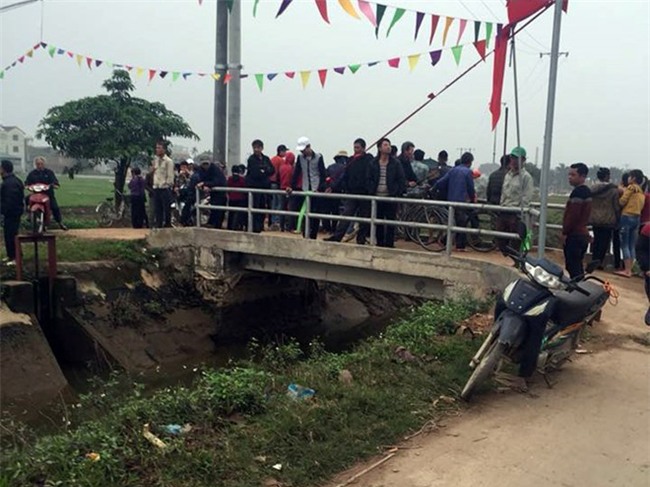 Hà Nội: Phát hiện thi thể nam cán bộ trại giam cùng chiếc xe SH dưới mương nước - Ảnh 1.