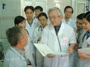 Ra soat ho so giao su cua Bo truong Nguyen Thi Kim Tien hinh anh 3