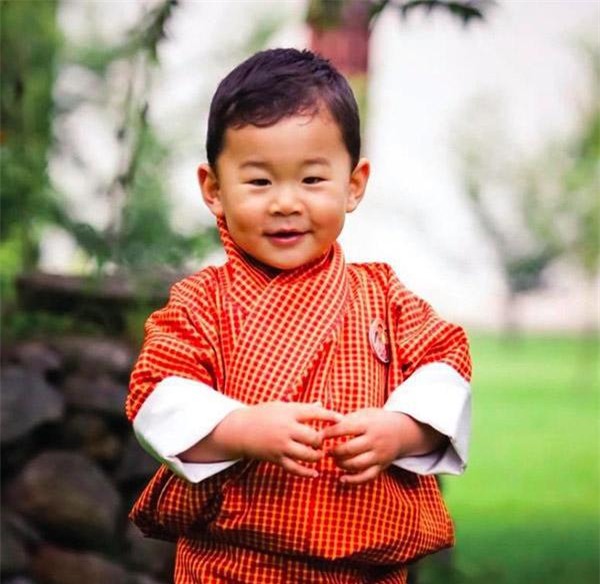 cach day con trai dac biet cua quoc vuong bhutan - vua cua dat nuoc hanh phuc nhat the gioi - 10