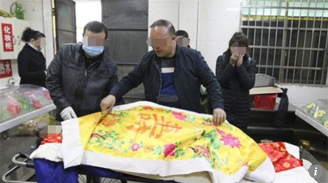 tuong chong da chet, vo dua chong vao nha xac moi phat hien su that gay soc - 1