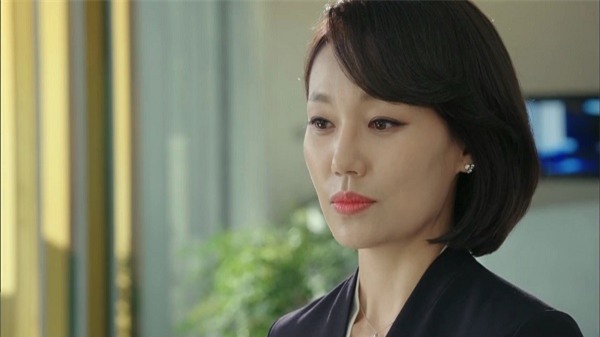 Nửa đêm đi tìm thuốc, tình cờ mình nghe được cuộc nói chuyện của mẹ đẻ và chị gái, mình thật không dám tin - Ảnh 2.