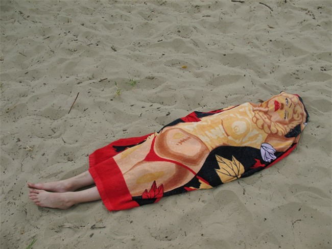 hinh anh khien dan cong so om nhau cuoi nuc no hinh anh 9