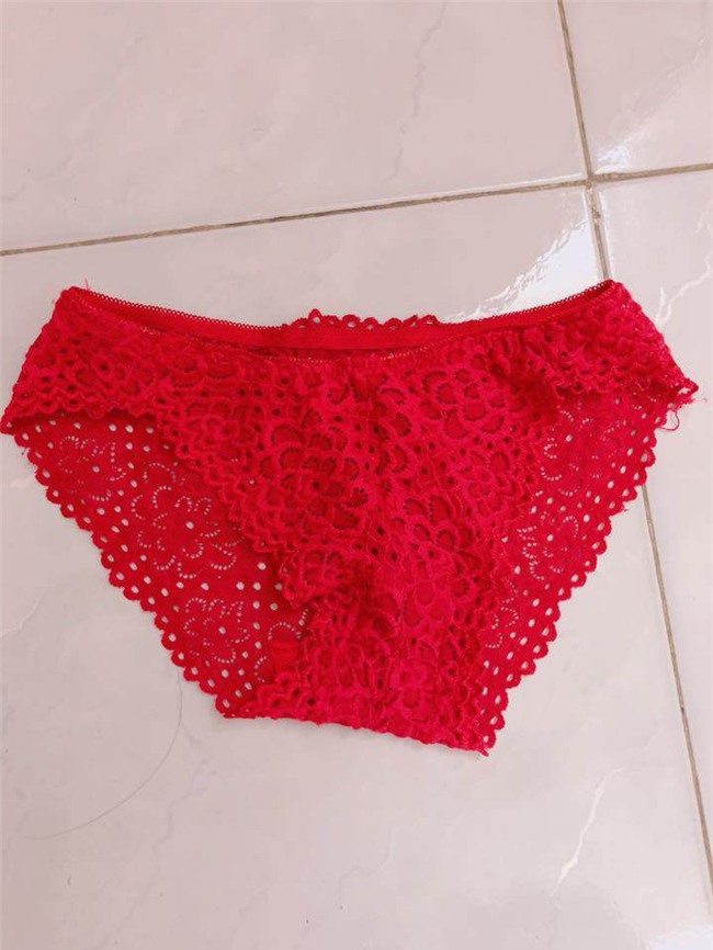 mac quan lot ren, co gai bi nguoi yeu 3 nam chia tay vi giong con gai hu - 5