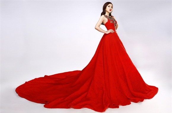 Nữ hoàng sắc đẹp hoàng thu thảo,hoàng thu thảo khoe thân hình đồng hồ cát,nữ hoàng sắc đẹp toàn cầu 2017