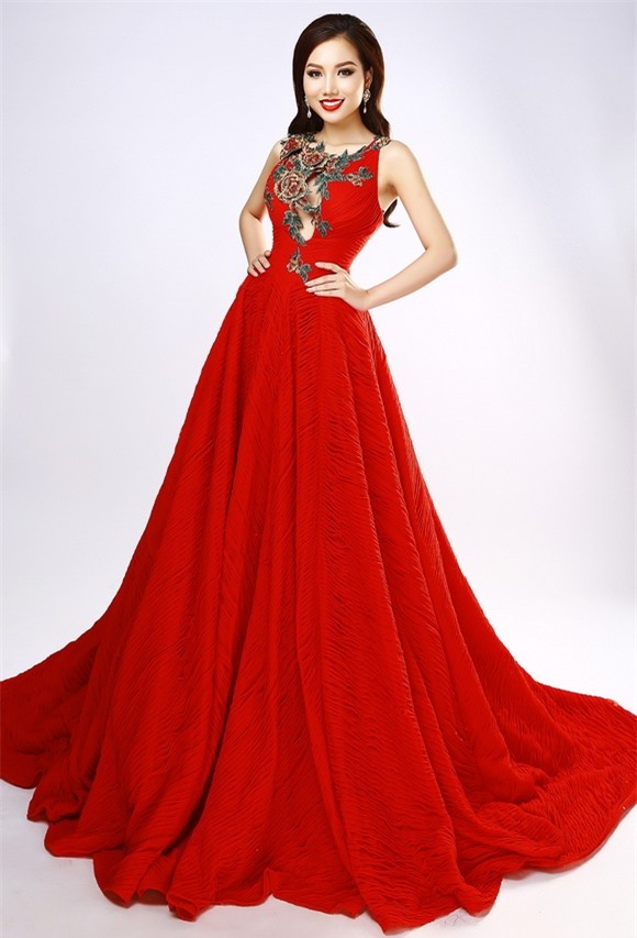 Nữ hoàng sắc đẹp hoàng thu thảo,hoàng thu thảo khoe thân hình đồng hồ cát,nữ hoàng sắc đẹp toàn cầu 2017