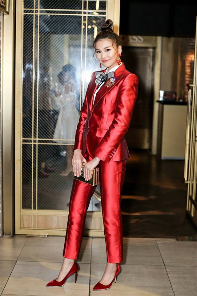 Thời thượng, cá tính là thế mà chỉ vì vài lọn tóc mai mà nhìn Thanh Hằng kém sang hơn hẳn - Ảnh 2.