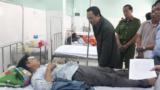 vu xe khach lao xuong vuc sau 100 met o kon tum : "rat nhieu nguoi gao khoc tham thiet" - 4