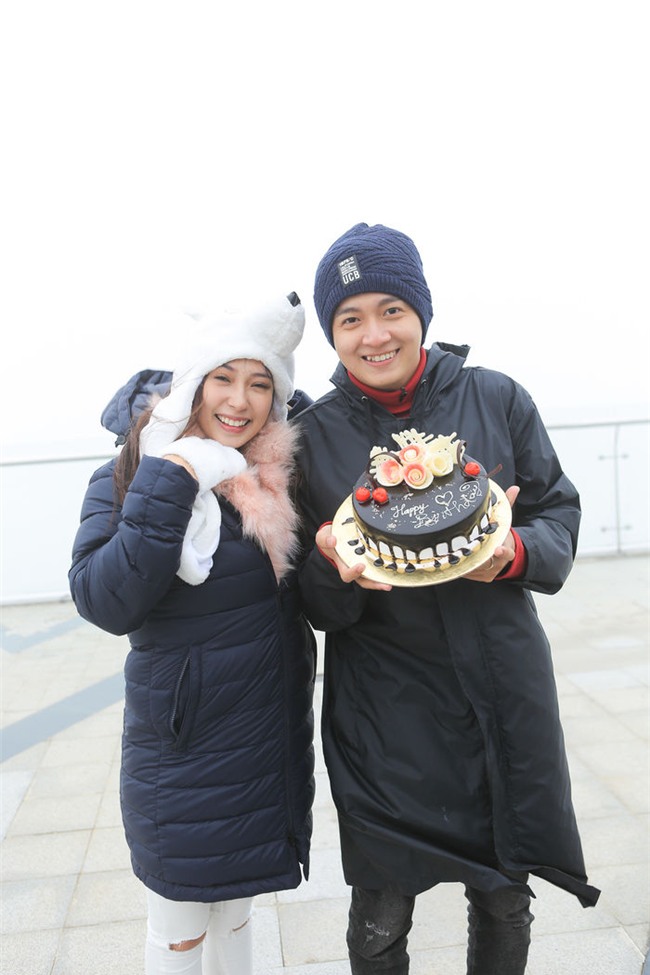 Khoảnh khắc hạnh phúc của cặp đôi trong chuyến nghỉ&nbsp;dưỡng. - Tin sao Viet - Tin tuc sao Viet - Scandal sao Viet - Tin tuc cua Sao - Tin cua Sao