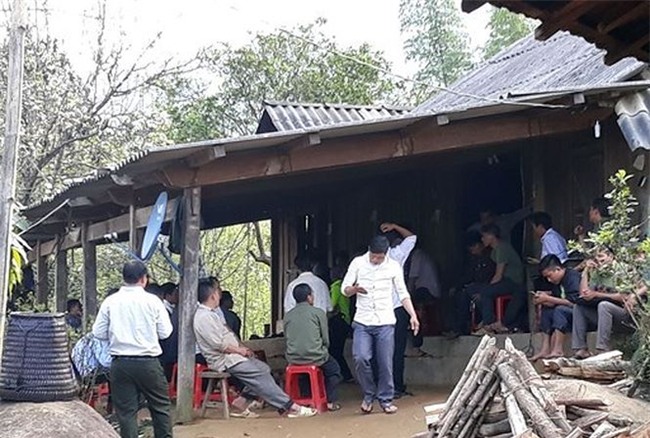 Cô gái ăn lá ngón tự vẫn sau 4 ngày lấy chồng