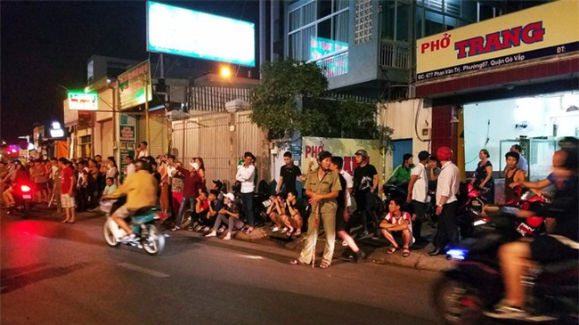 Xe ben mất lái gây tai nạn kinh hoàng ở Sài Gòn, ít nhất 3 xe máy bị cuốn vào gầm, nhiều người thương vong - Ảnh 10.