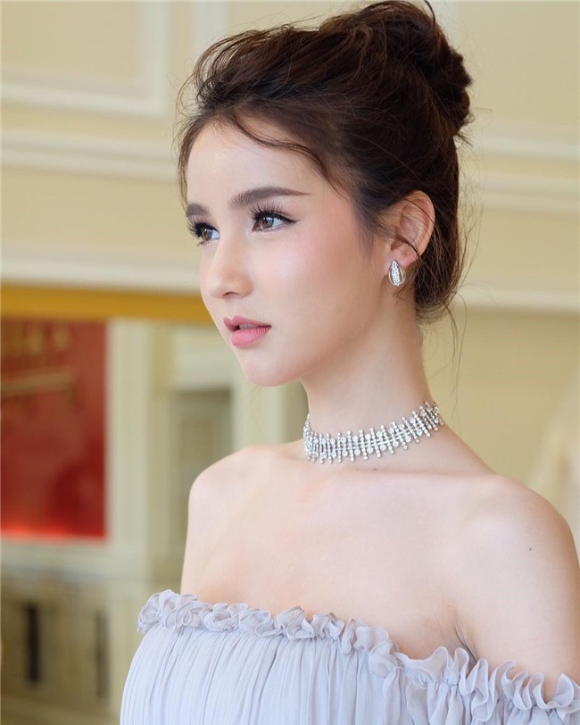 Hương Giang Idol nhận được nhiều lời khen khi xuất hiện trong clip của đối thủ mạnh nhất của cô-8