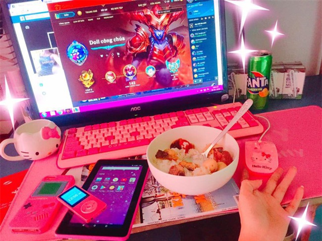 Thanh niên đăng đàn kể khổ vì vợ nghiện màu hồng, dân mạng chia làm 2 phe ném đá nhau quyết liệt - Ảnh 8.