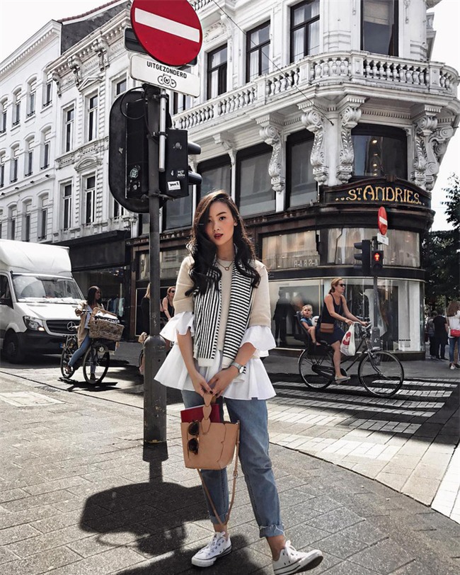Diện quần âu và sơmi cách điệu đẹp như các quý cô châu Á trong street style đầu tháng 3 - Ảnh 16.