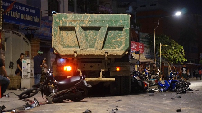 tai nạn,tai nạn xe ben,sài gòn,tai nạn giao thông,hung thần xe ben,tai nạn chết người