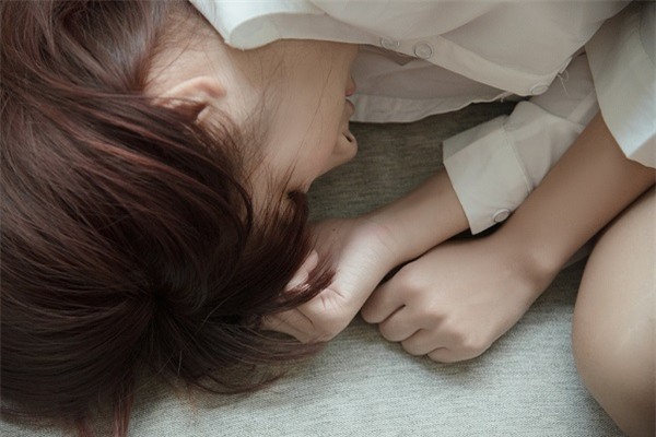 Khi ngồi ghế chờ ở phòng khám thai, một người phụ nữ đã bước đến và tát thẳng vào mặt chồng tôi - Ảnh 2.