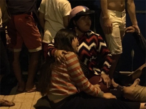 Bỏ lại 2 em nhỏ trên cầu, thiếu nữ 19 tuổi gieo mình xuống sông Sài Gòn - Ảnh 2.