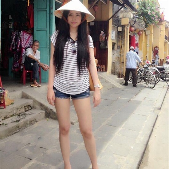 Khánh Thi,Phan Hiển,Mỹ Tâm,Mai Phương Thúy,làng sao