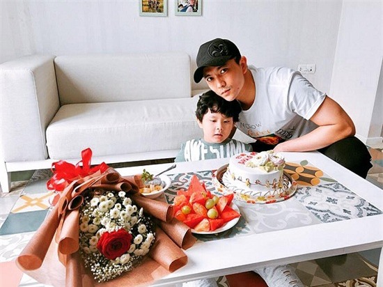 Khánh Thi,Phan Hiển,Mỹ Tâm,Mai Phương Thúy,làng sao