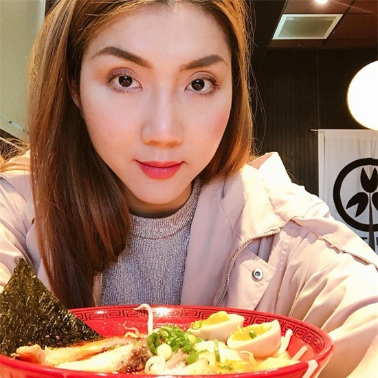 Khánh Thi,Phan Hiển,Mỹ Tâm,Mai Phương Thúy,làng sao