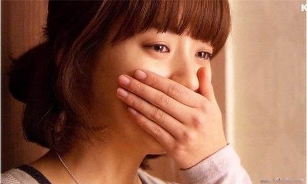 bat khoc truoc ly do 10 nam bi chong hanh ha me van khong dam ly hon - 2